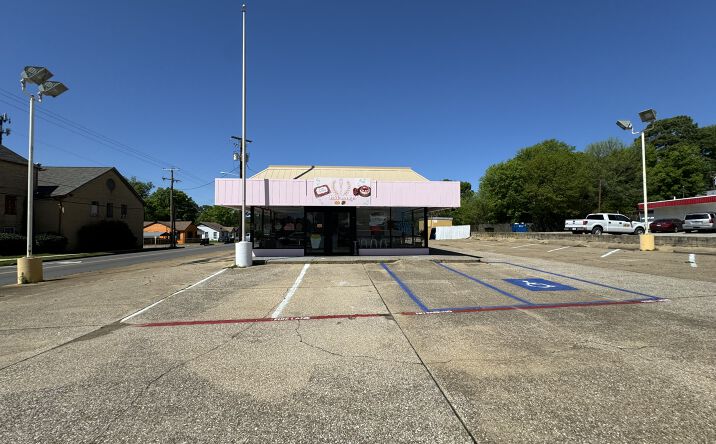Pictures of Restaurant, Retail property located at 1715 S Mobberly Ave, Longview, TX 75602 for lease - image #1