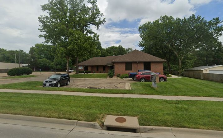 Pictures of Office property located at 1020 SW Fairlawn Rd, Topeka, KS 66604 for sales - image #1