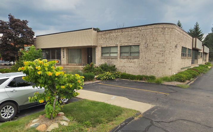 Pictures of Office property located at 28592 Orchard Lake Rd, Farmington Hills, MI 48334 for lease - image #1