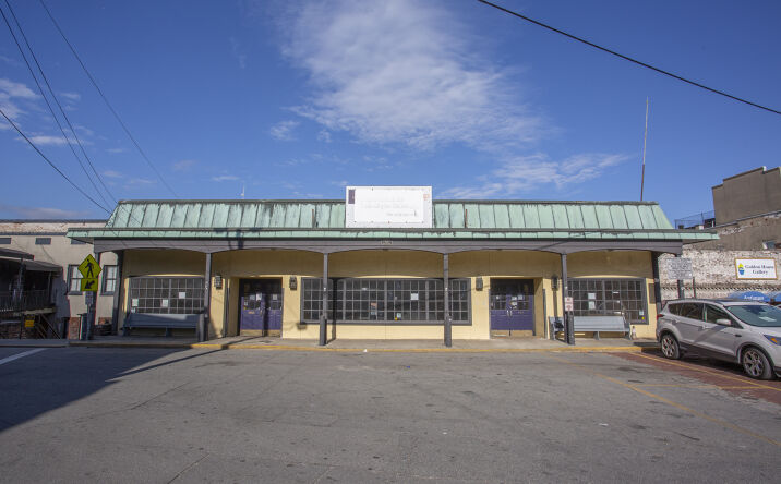 Pictures of Retail property located at 220 W Bay St, Savannah, GA 31401 for lease - image #1