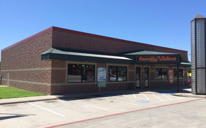 Pictures of Retail property located at 1407 Live Oak St, Commerce, TX 75428 for sales - image #1