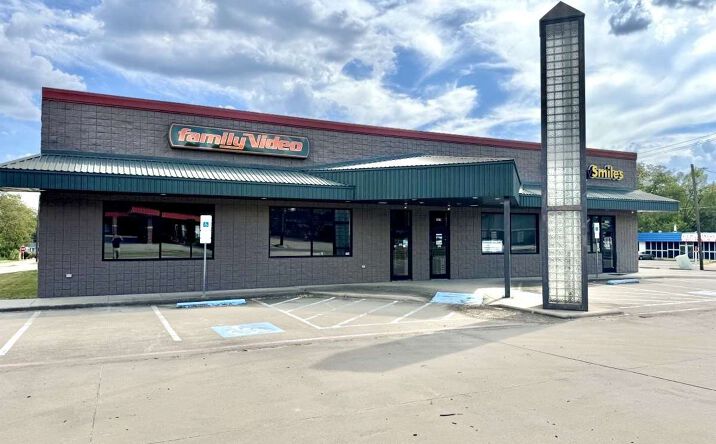 Pictures of Retail property located at 1407 Live Oak St, Commerce, TX 75428 for lease - image #1