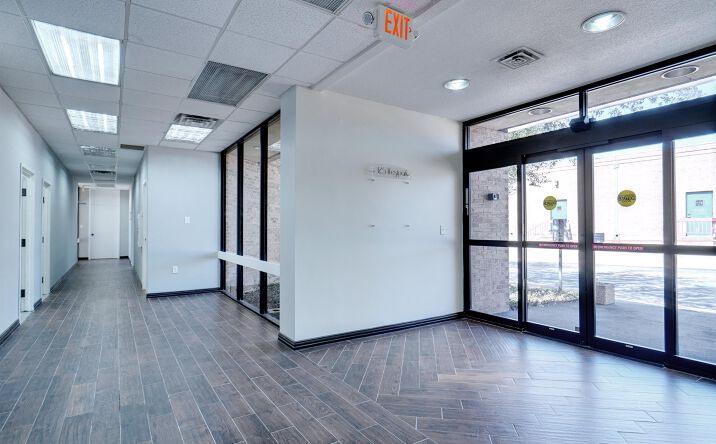 Pictures of Office property located at 425 Westpark Wy, Euless, TX 76040 for lease - image #1