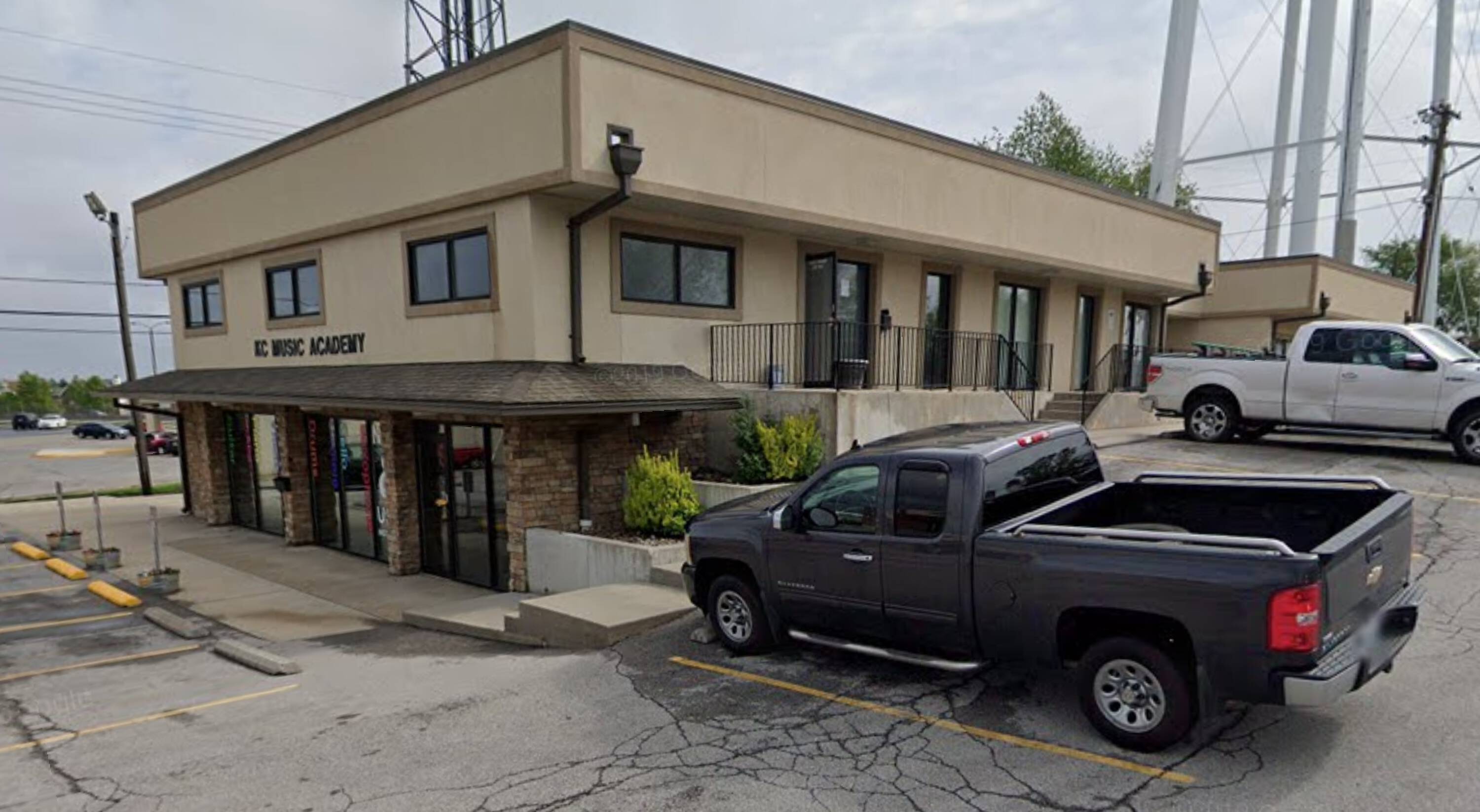 6500 NW Tower Dr, Platte Woods, MO 64151