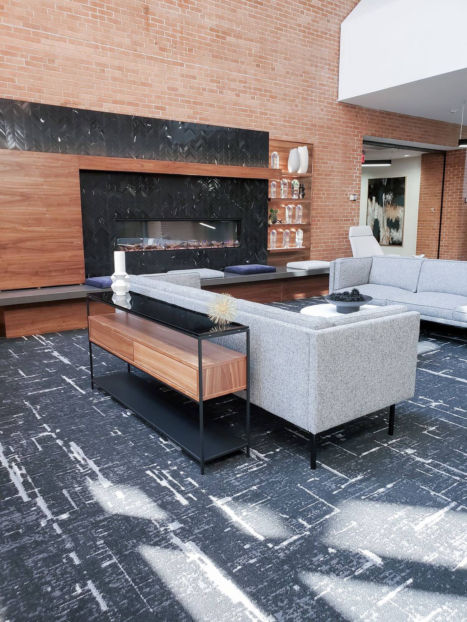 33013315 North Oak Trafficway, Kansas City, MO 64116 Office Space