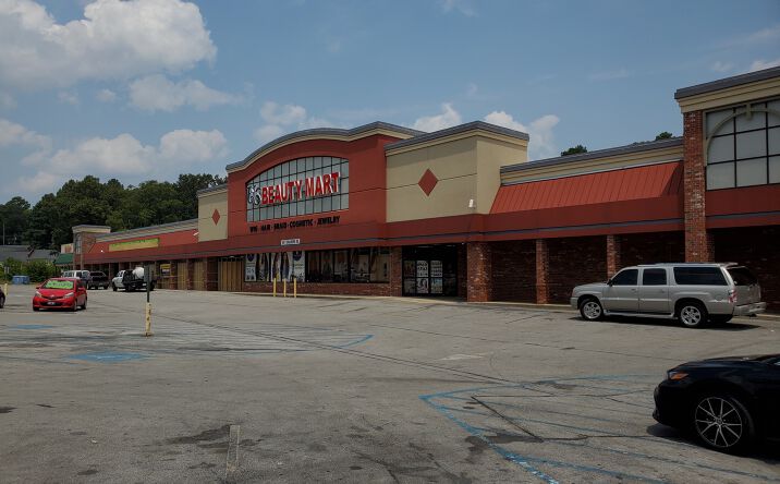 Pictures of Retail property located at 4011 Brainerd Rd, Chattanooga, TN 37411 for lease - image #1
