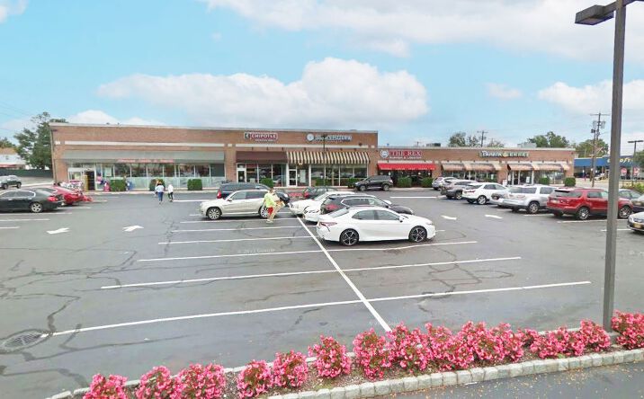 Pictures of Retail property located at 520 - 550 Jericho Turnpike, Mineola, NY 11501 for lease - image #1