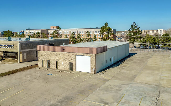 Pictures of Industrial property located at 4327 SW 21st St, Oklahoma City, OK 73108 for lease - image #1
