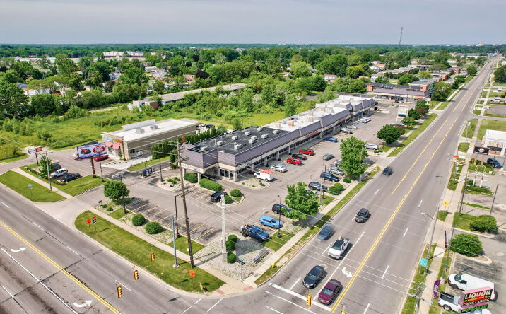 Pictures of Retail property located at 3676 E Court St, Flint, MI 48503 for lease - image #1