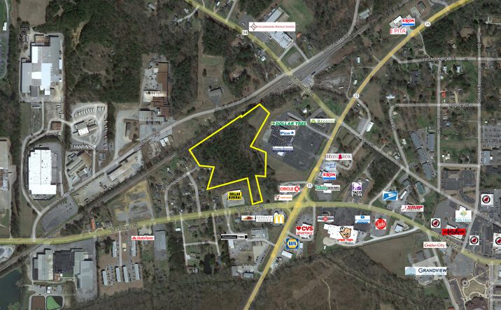 Pictures of Land property located at Columbiana Square, Columbiana, AL 35051 for lease - image #1