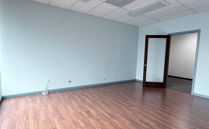 Pictures of Office, Retail, Special Purpose property located at 826 Kaheka St, Honolulu, HI 96814 for lease - image #1