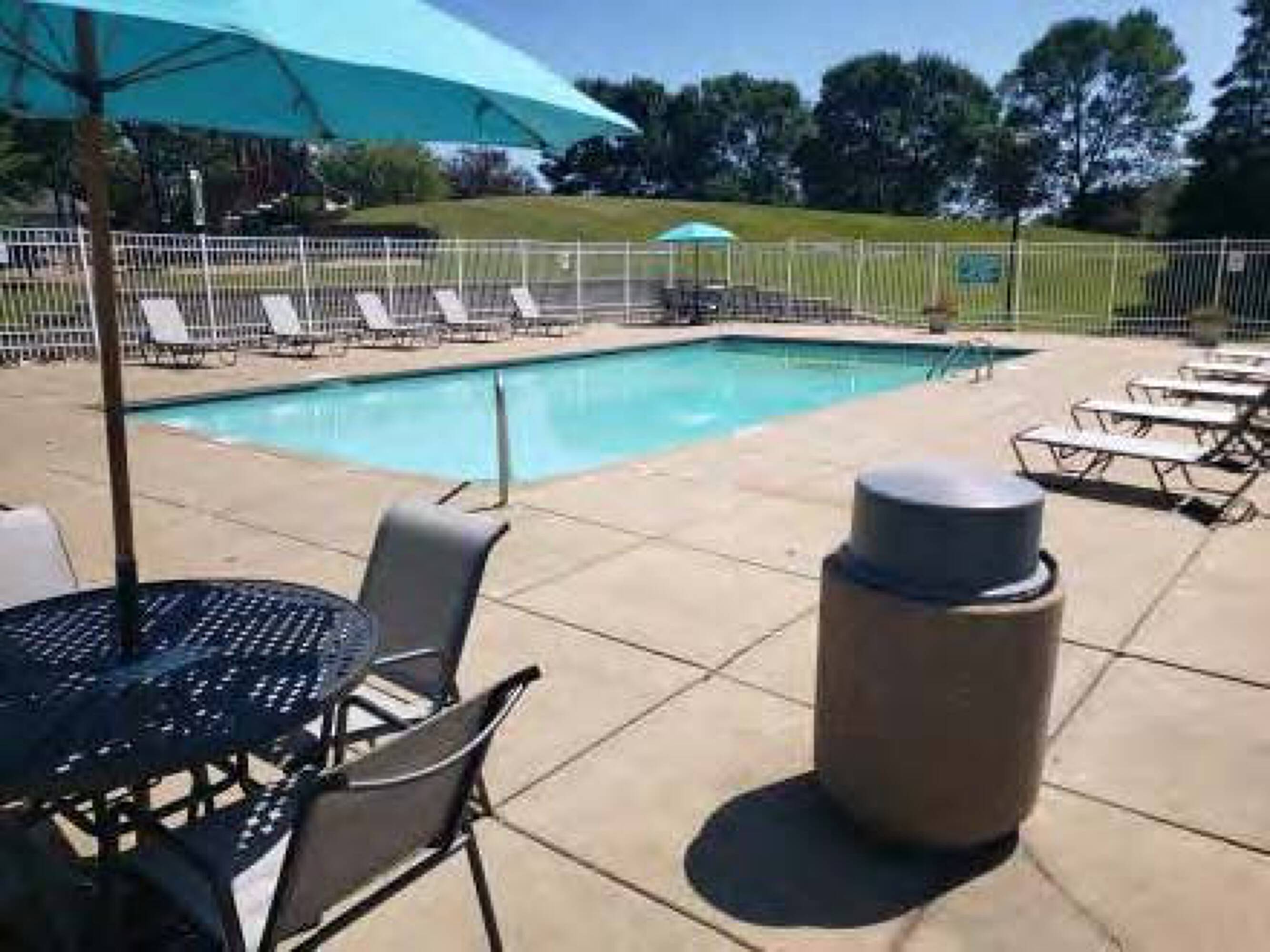 1500 McAndrews Rd W, Burnsville, MN 55337