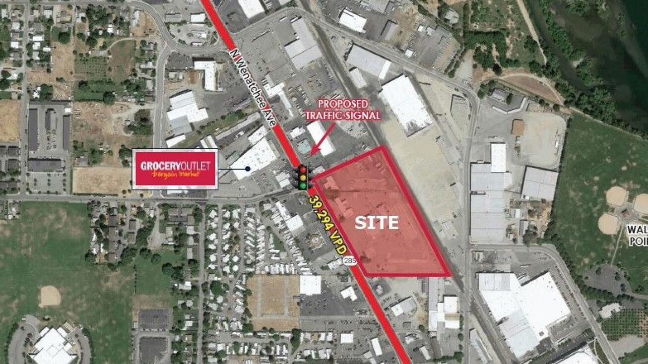 Pictures of Land property located at 1567 N Wenatchee Ave, Wenatchee