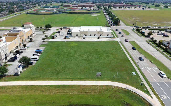 Pictures of Retail, Land, Restaurant property located at Lawrence Rd, League City, TX 77573 for lease - image #1