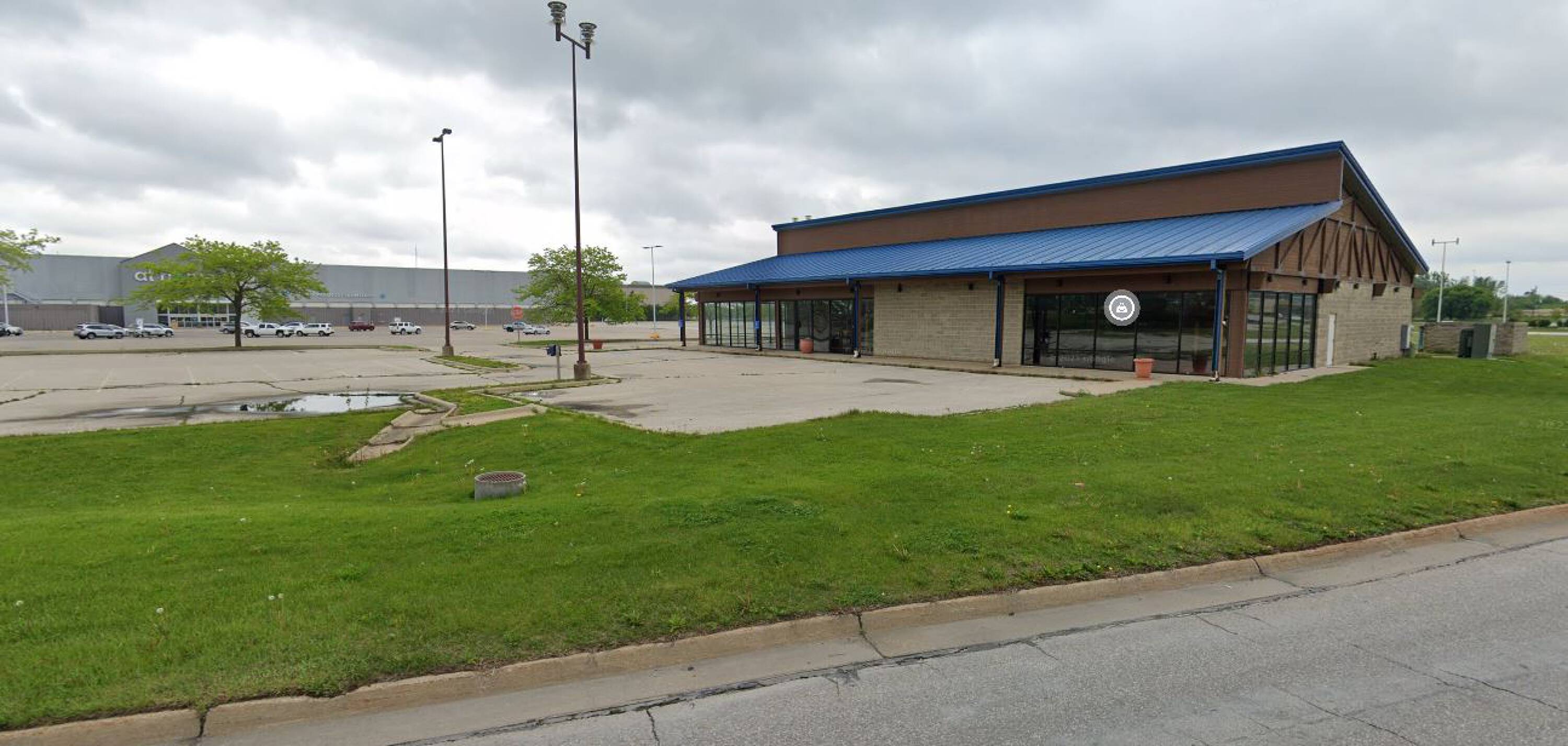 2602 Crossroads Blvd, Waterloo, IA 50702 Industrial Space for Lease