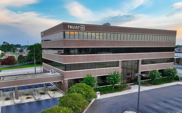 Pictures of Office property located at 1831 W Evans St, Florence, SC 29501 for lease - image #1