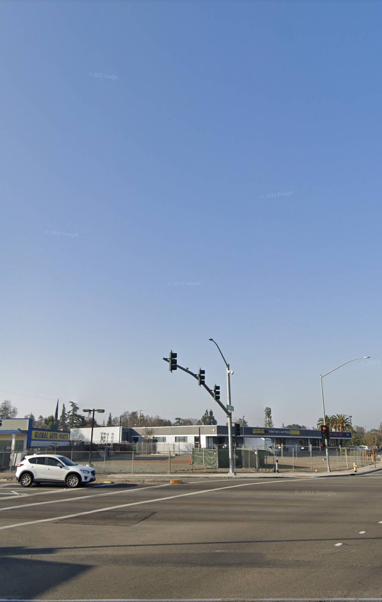 1120 W Hammer Ln, Stockton, CA 95209