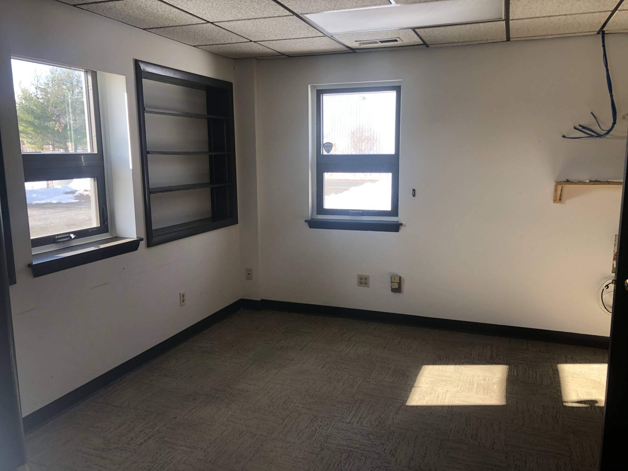 33 Flax Mill Rd, Branford, CT 06405