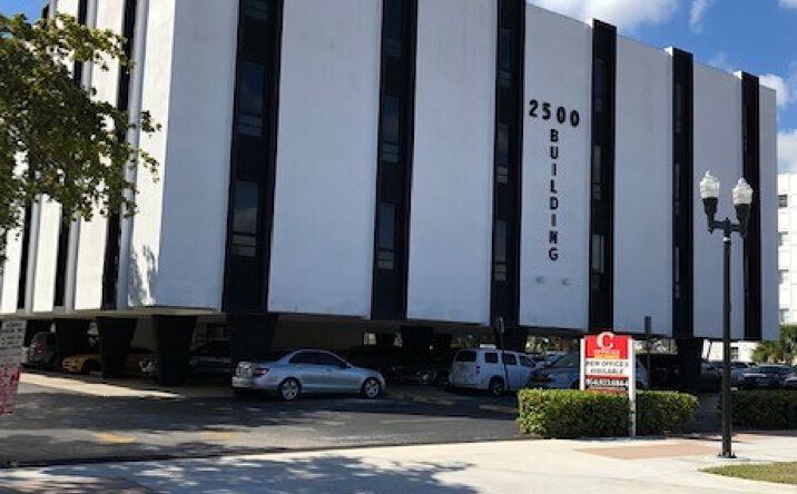 Pictures of Office property located at 2500 Hollywood Blvd, Hollywood, FL 33020 for lease - image #1