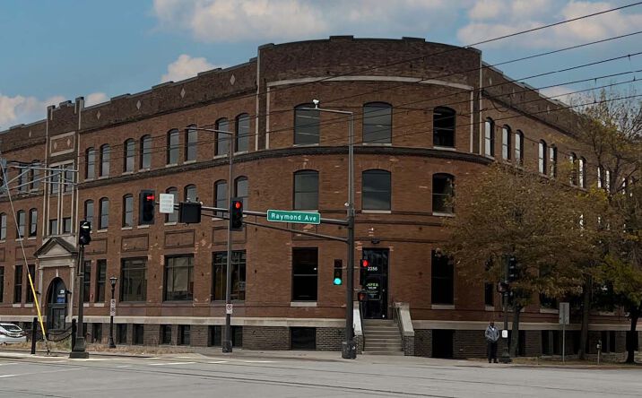 Pictures of Office property located at 2356 University Ave W, Saint Paul, MN 55114 for lease - image #1