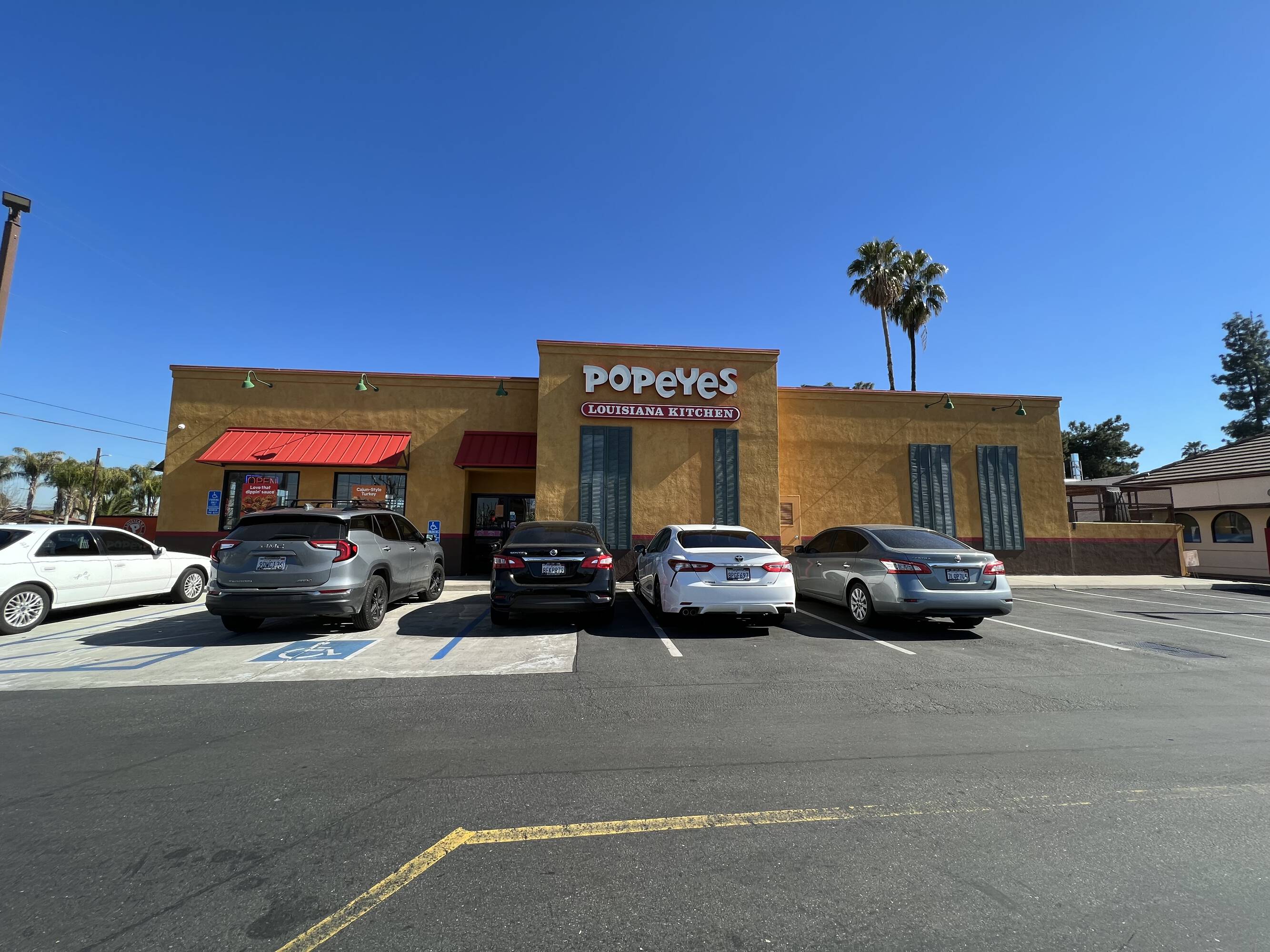 1501 White Ln, Bakersfield, CA 93307