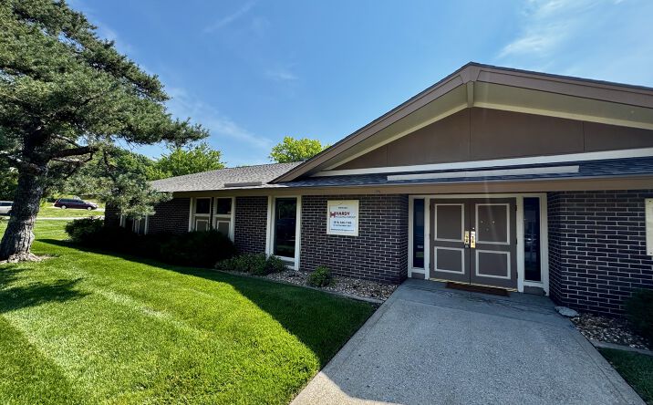 Pictures of Retail, Office property located at 4 Westowne Dr, Liberty, MO 64068 for lease - image #1
