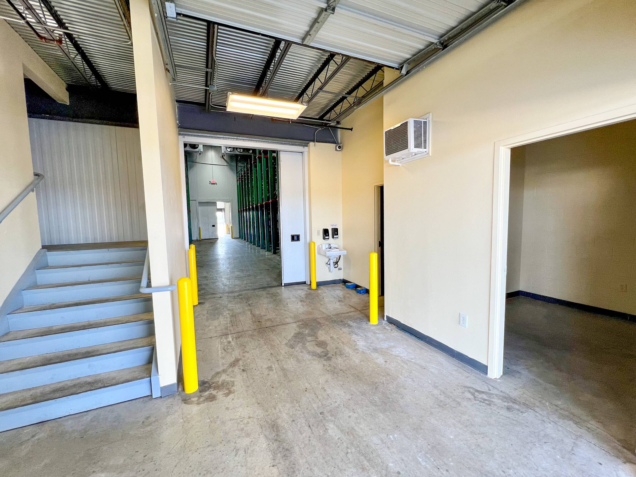 9342 SE Loop 410 Acc Rd, San Antonio, TX 78223 Industrial Space for