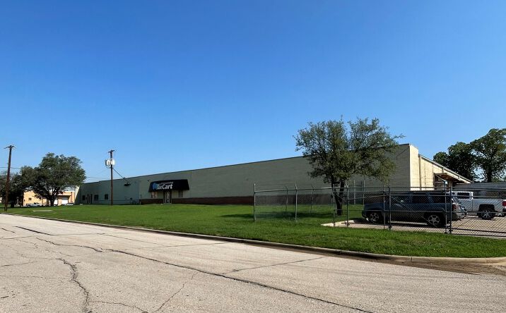 Pictures of Industrial property located at 8816-8820 Directors Row, Dallas, TX 75247 for lease - image #1
