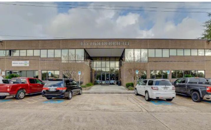 Pictures of Office property located at 425 Holderrieth Blvd, Tomball, TX 77375 for lease - image #1