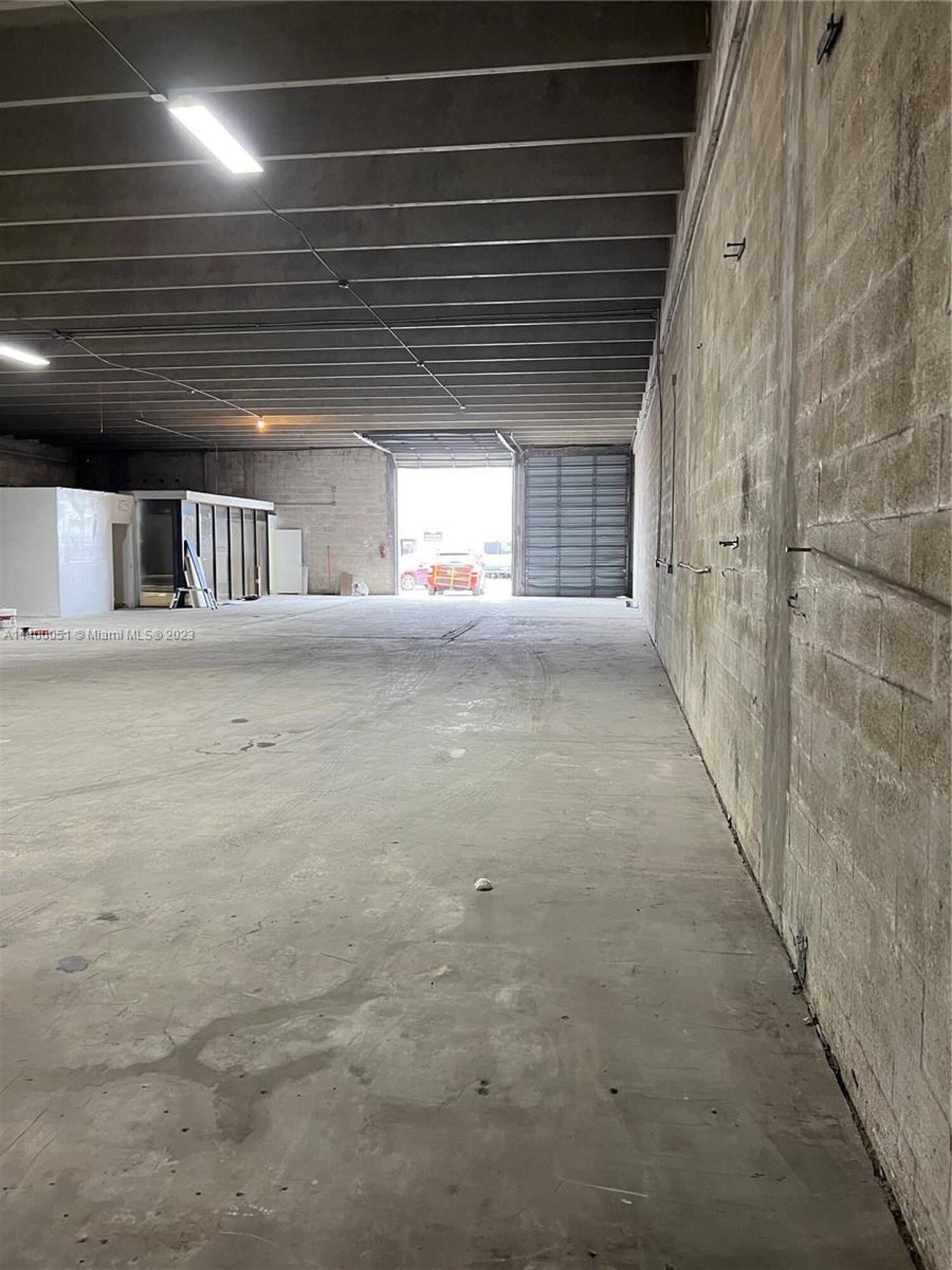 Illustration of Large Industrial Space For Lease Apartment