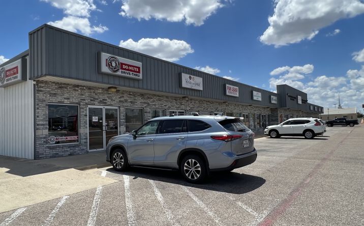 Pictures of Retail, Restaurant property located at 2100 E Stan Schlueter Lp, Ste K, Killeen, TX 76542 for lease - image #1