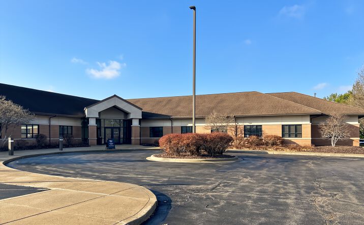 Pictures of Office property located at 12 Wolf Creek Dr, Belleville, IL 62226 for lease - image #1