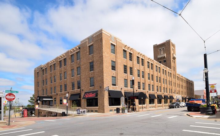 Pictures of Office, Restaurant property located at 500 President Clinton Ave, Little Rock, AR 72201 for lease - image #1