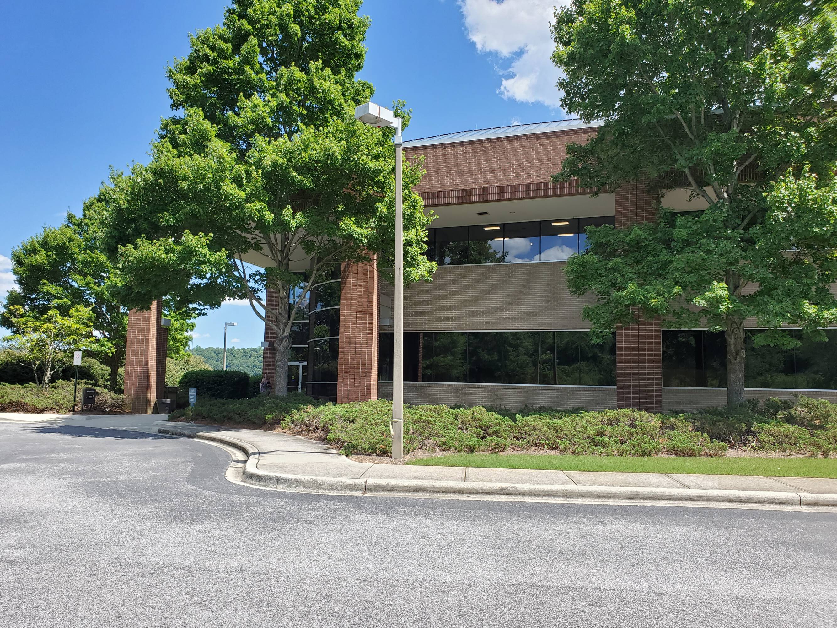 120 Cahaba Valley Pkwy, Pelham, AL 35124 Office Space for Lease Corner Medical Office For