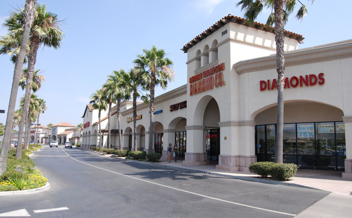 Pictures of Retail property located at 243 W Ventura Blvd, Camarillo, CA 93010 for lease - image #1