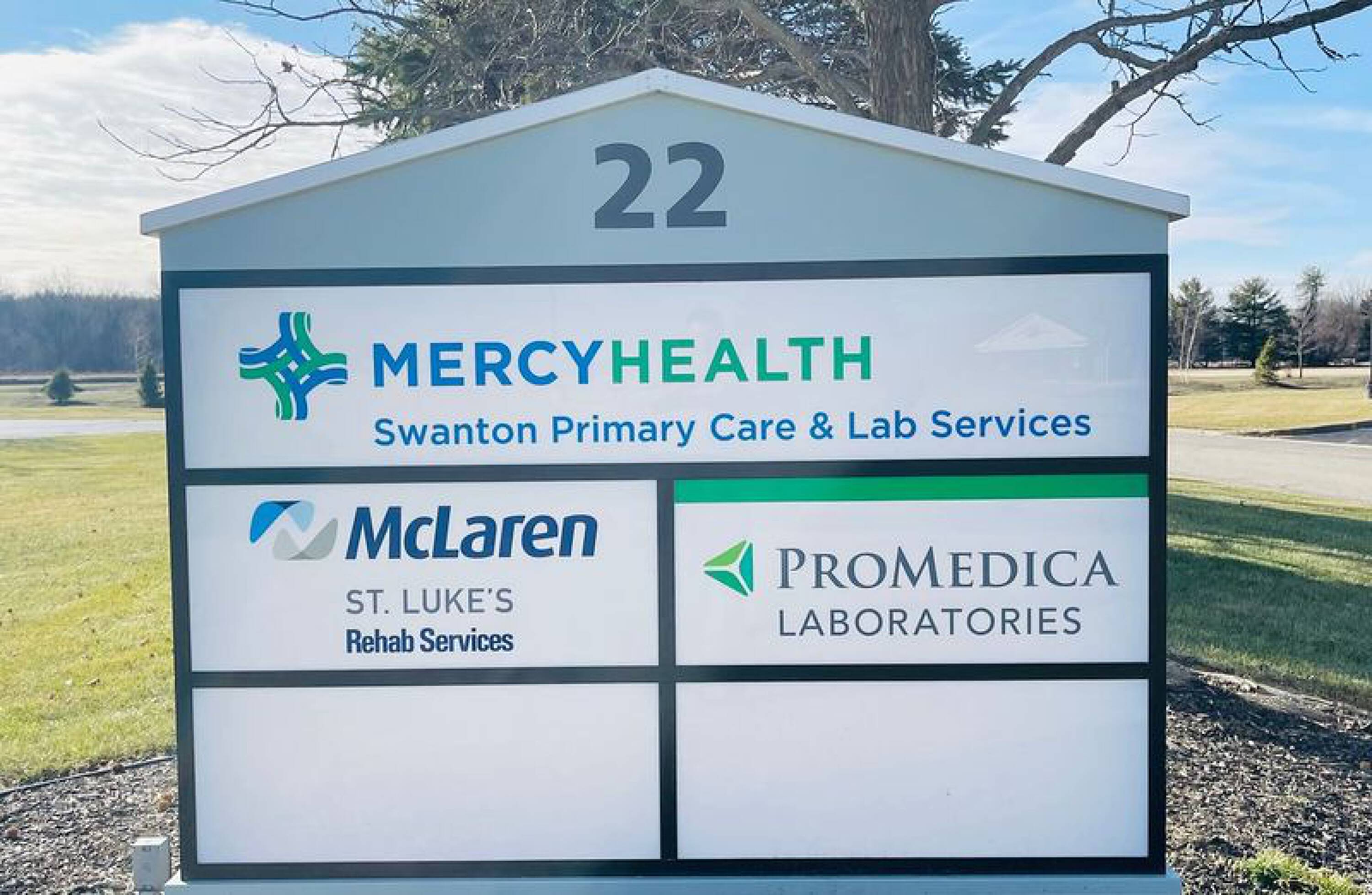 22 Turtle Creek Cir, Swanton, OH 43558