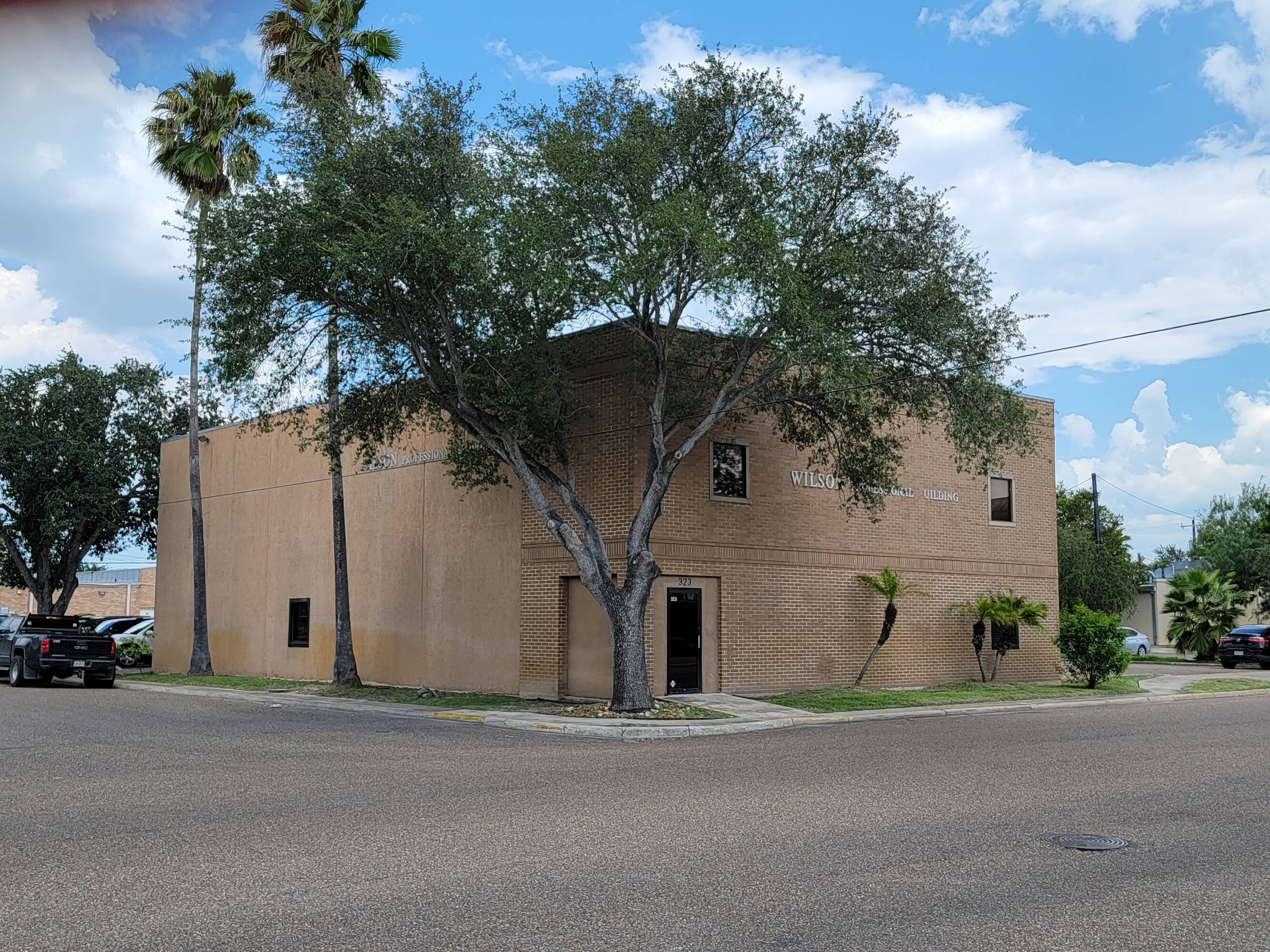 323 W Cano St, Edinburg, TX 78539