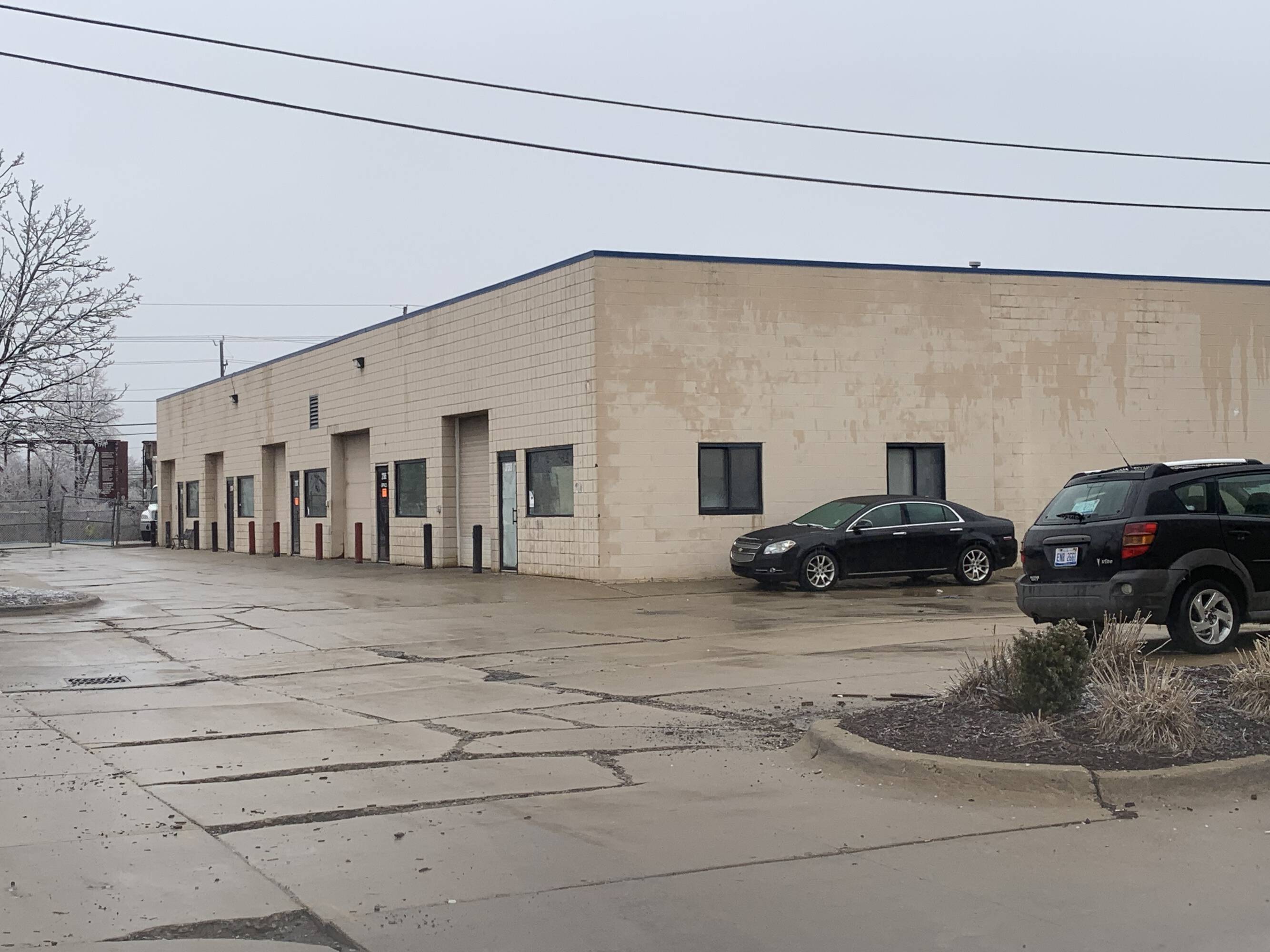 3758537587 Groesbeck Hwy, Clinton Township, MI 48036