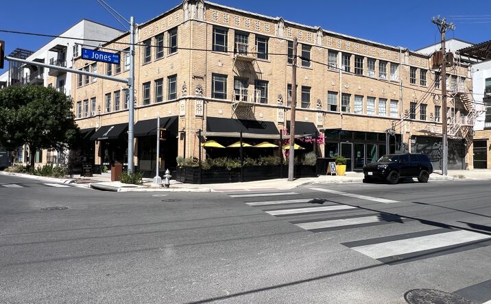 Pictures of Retail, Office, Special Purpose property located at 1100 Broadway, San Antonio, TX 78215 for lease - image #1