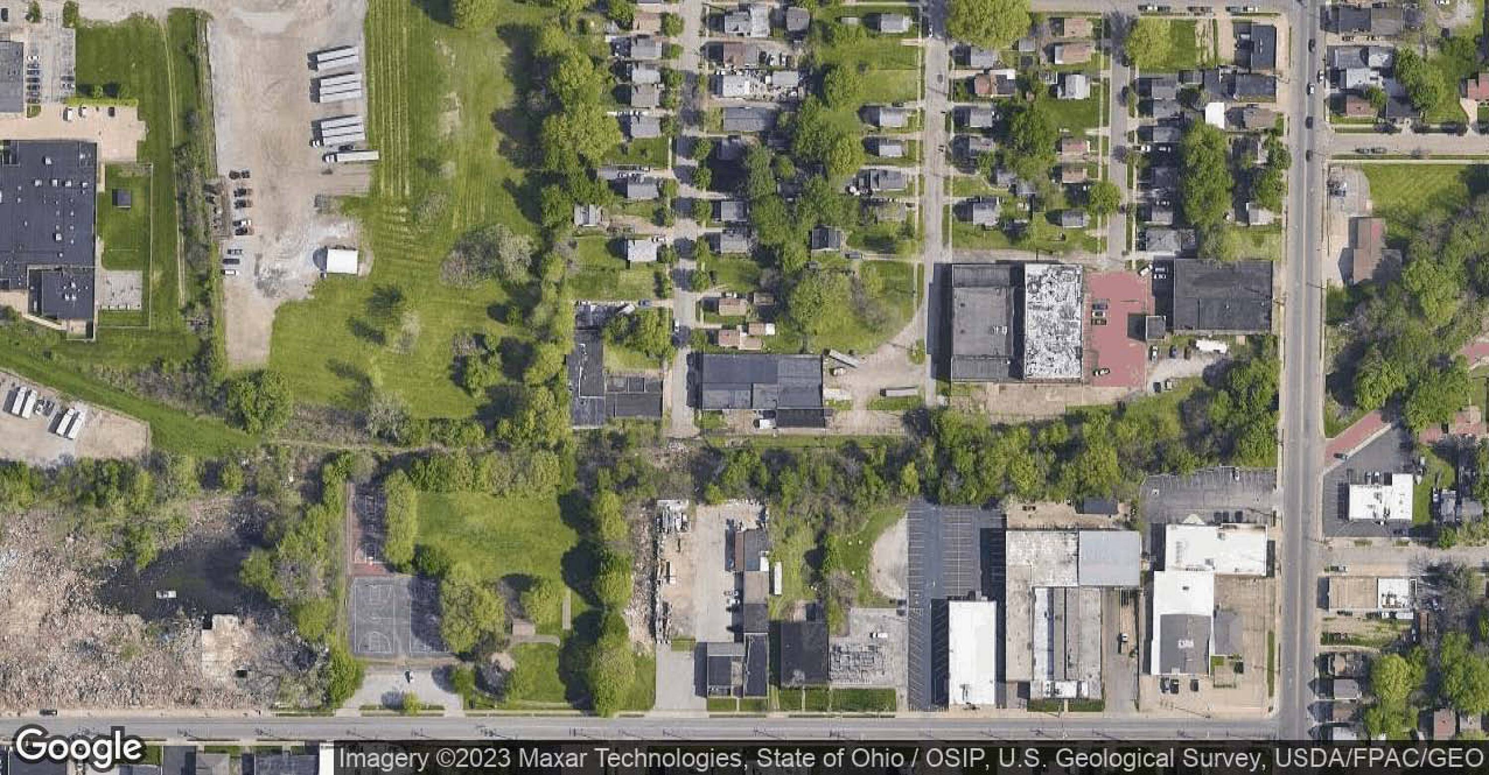 945 Beardsley St, Akron, OH 44311