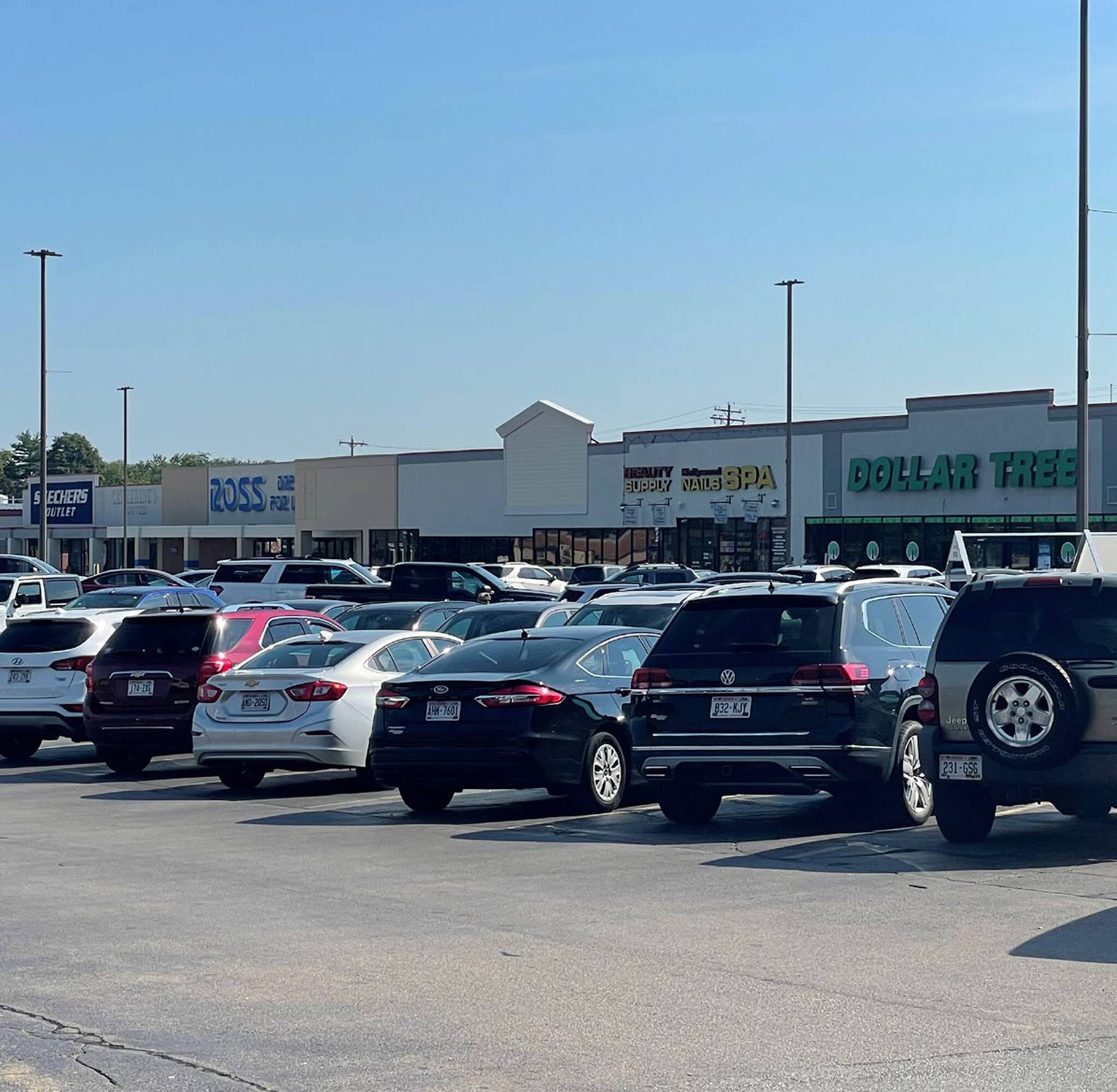 14811555 W Mason Street, Green Bay, WI 54304