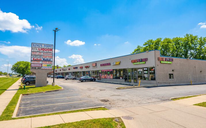 Pictures of Retail property located at 1011 W North Ave, Villa Park, IL 60181 for lease - image #1