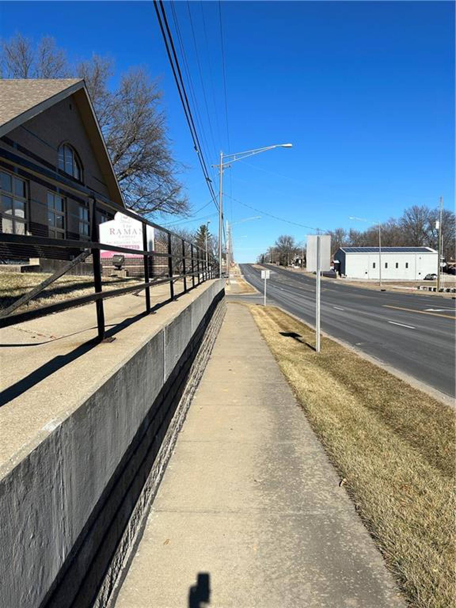 8612 N Oak Trafficway, Kansas City, MO 64155