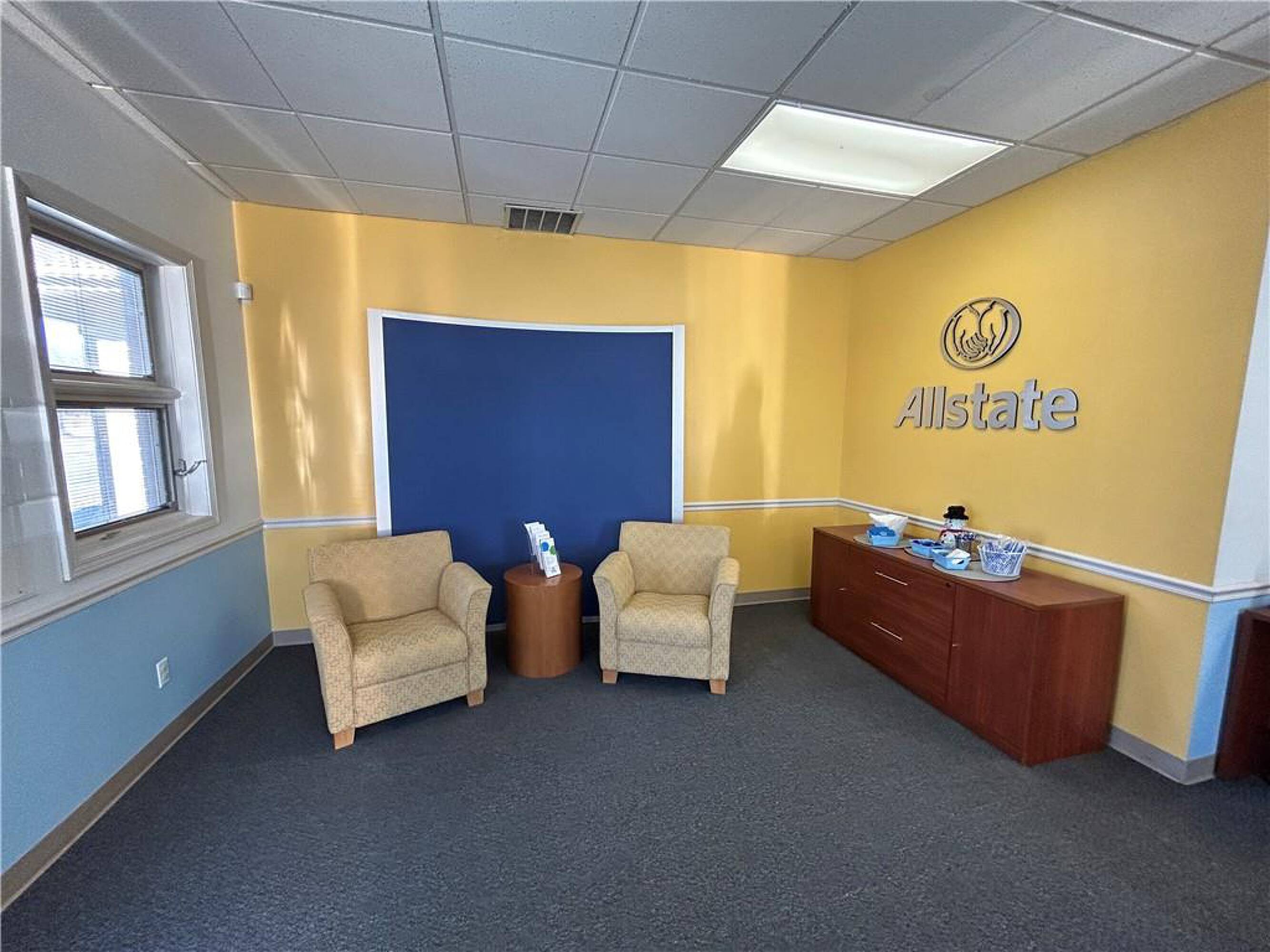 8612 N Oak Trafficway, Kansas City, MO 64155