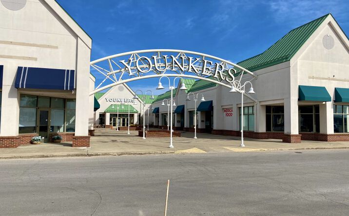 Pictures of Retail property located at 1776 S Garfield Ave, Traverse City, MI 49686 for lease - image #1