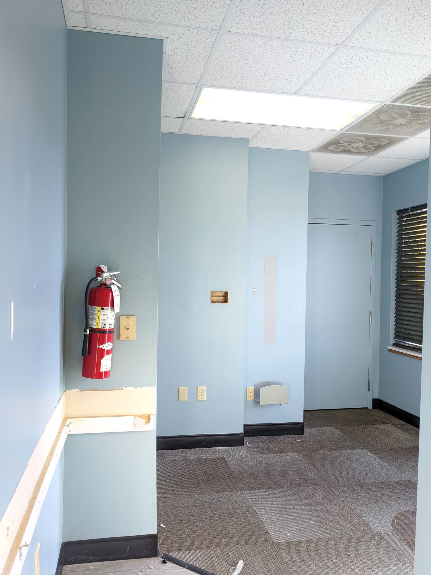 507 N Hershey Rd, Bloomington, IL 61704