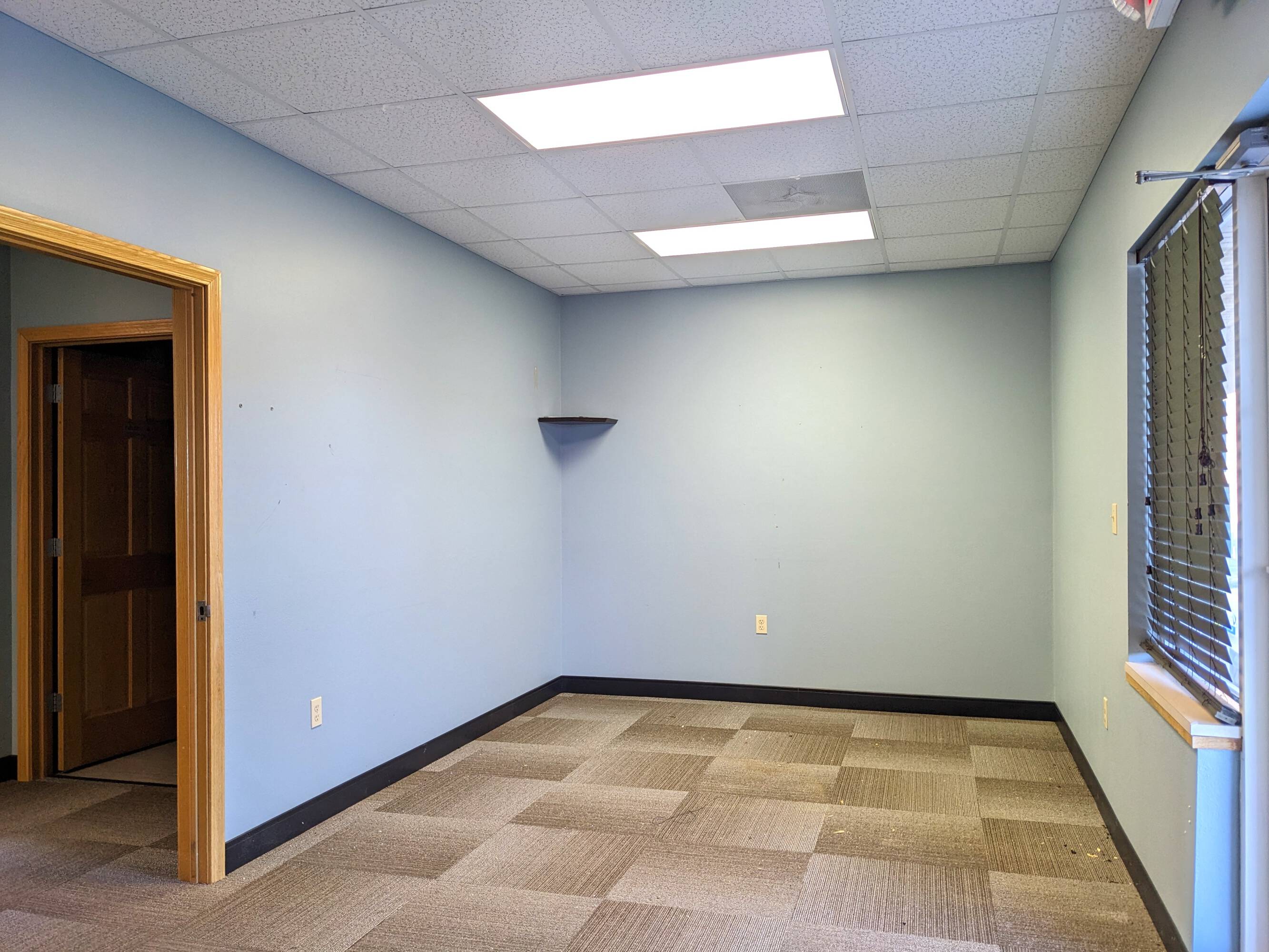 507 N Hershey Rd, Bloomington, IL 61704