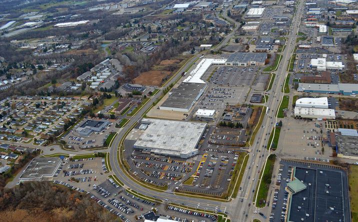 Pictures of Retail property located at 4250 28th St SE, Grand Rapids, MI 49512 for lease - image #1