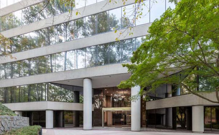 Pictures of Office property located at 22 Inverness Center Pkwy, Birmingham, AL 35242 for lease - image #1