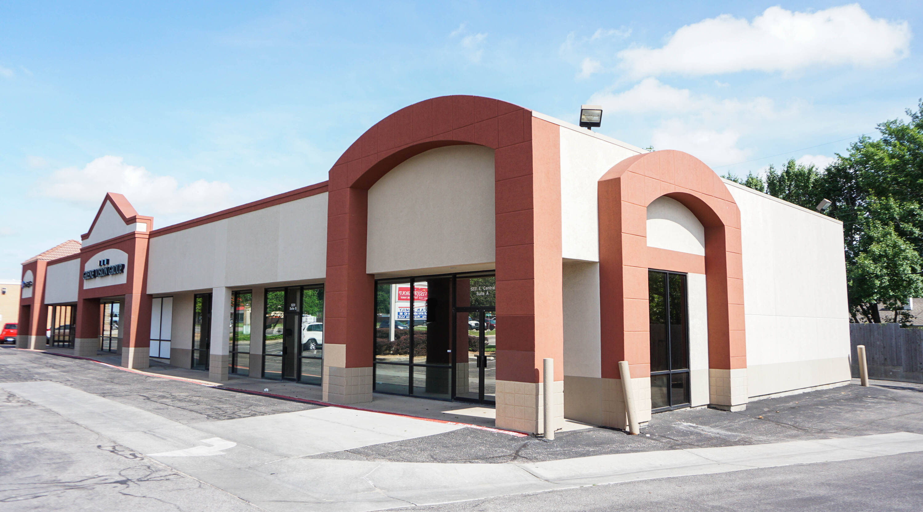 5231 E Central Ave, Wichita, KS 67208 | Crexi.com